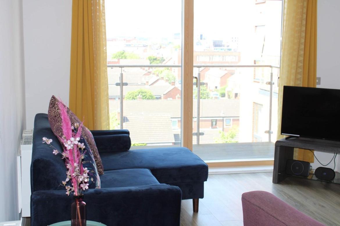 Centre Luxury Apartment *